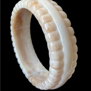 Elegant Cream Women's Bracelet